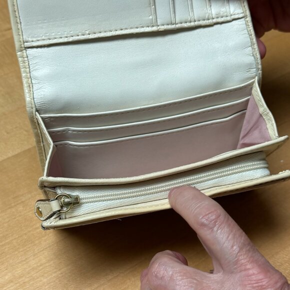 Coach Signature C Wallet EUC - Picture 3 of 6